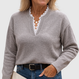 Caroline | Elegant Topp med Spetsdetaljer