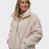 Mille™ | Elegant teddy-kåpe i nordisk design